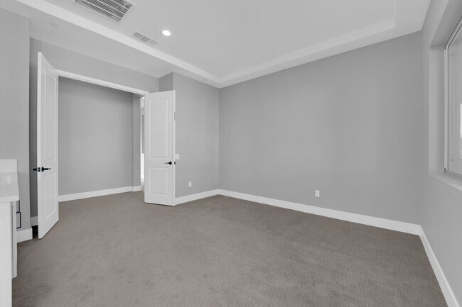 Building Photo - 10648 Stone Ledge Ave