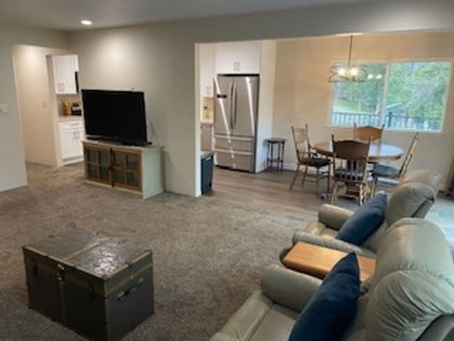 Building Photo - Energy-Efficient & Stylish Sonora Home wit...