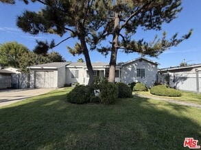 Building Photo - 18649 Chase St