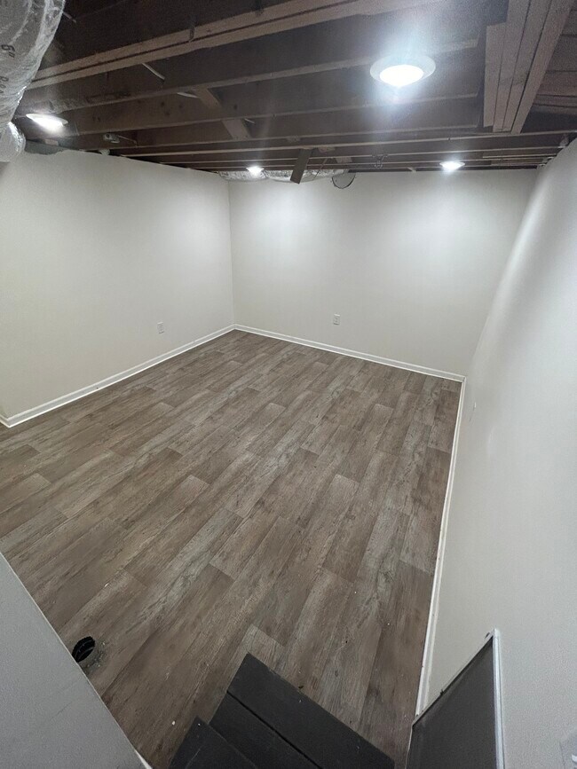 Building Photo - Belcrest