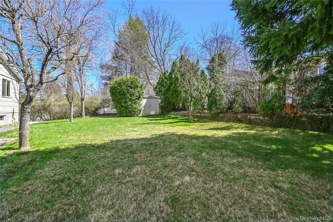 Building Photo - 568 Manville Rd