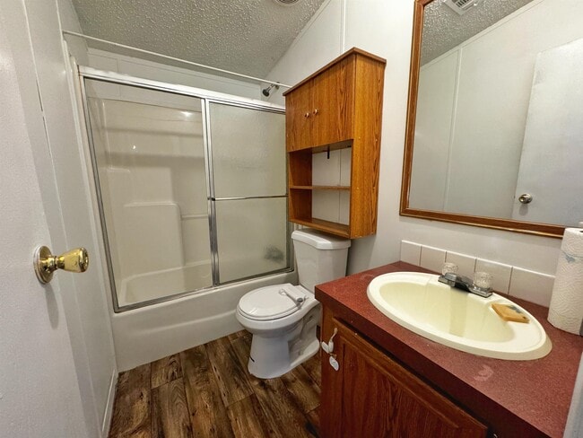 Building Photo - 5872 Pine Creek Dr