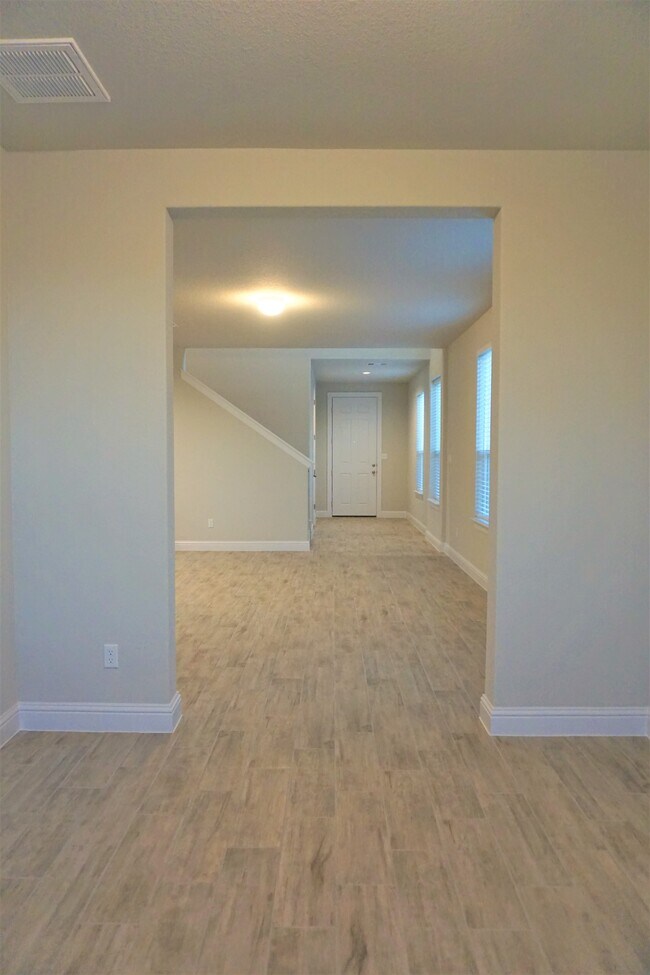 Building Photo - 260 Gaida Loop