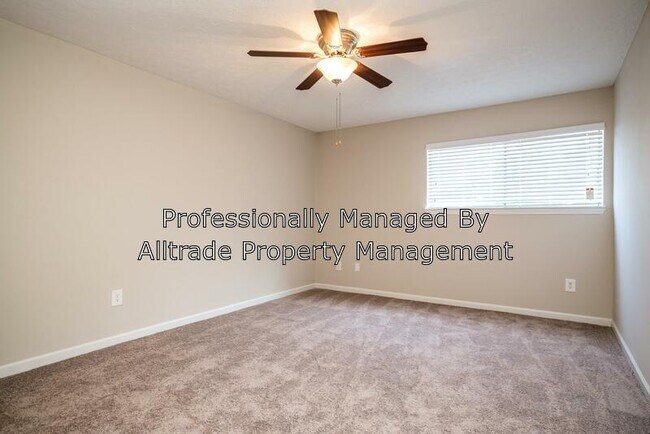 Building Photo - 9401 Doral Ct