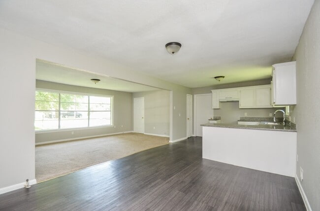 Building Photo - 206 Winkin Ave