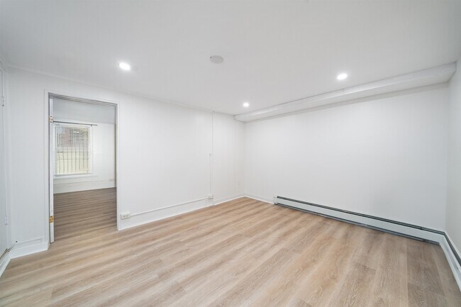 Building Photo - 324 Park Ave