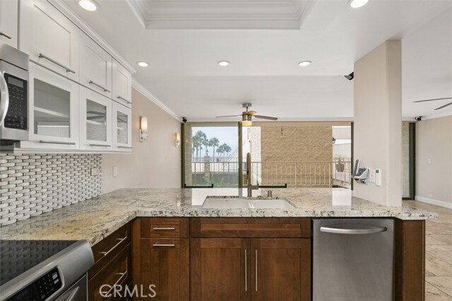 Building Photo - 405 Avenida Granada