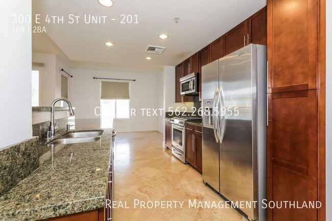 Building Photo - Spacious Condo in Downtown Long Beach!