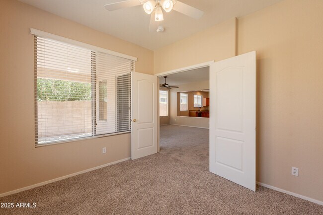 Building Photo - 1738 W Glenhaven Dr