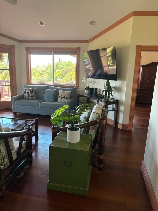 Building Photo - Stunning Launiupoko 2BR Rental – Ocean Vie...