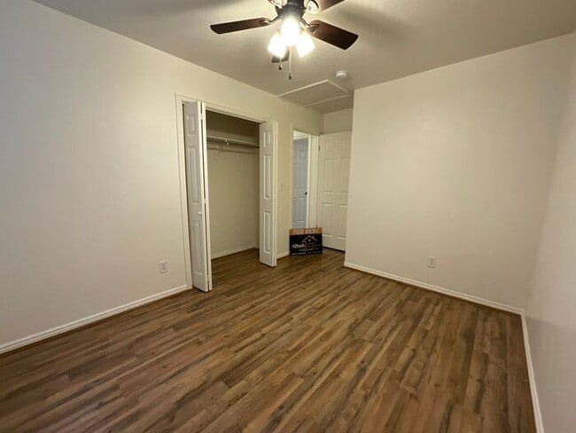 Building Photo - 4 Bedroom 2 1/2 Bath Home Oversized 2 Car Garage. Dog Friendly Available in June