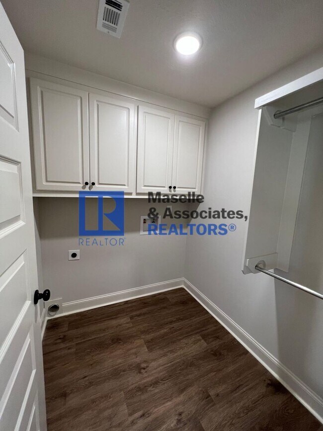 Building Photo - 4 Bed/2 Bath Home in Pearl in Silver Ridge