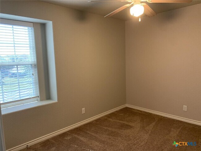 Building Photo - 5428 Stonehaven Dr
