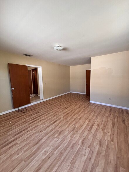 Building Photo - 3725 E 38th Ave