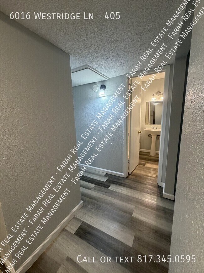Building Photo - 6016 Westridge Ln