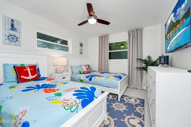 Building Photo - 363 Harbor Dr