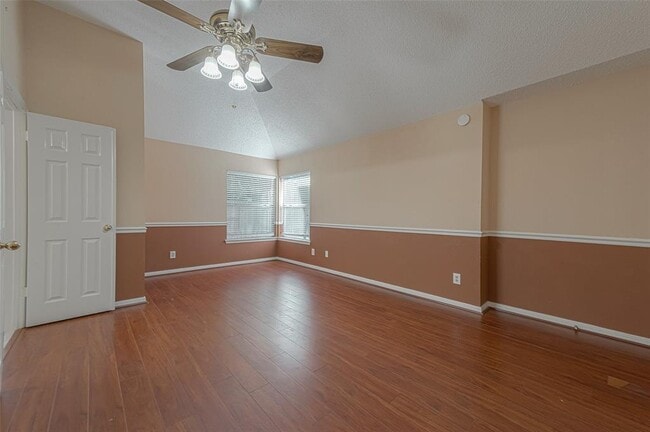 Building Photo - 2919 Pepperwood Dr