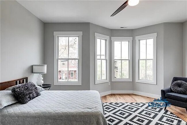 Building Photo - SWANKY 3 BEDROOM NEWER HOME IN HISTORIC CH...