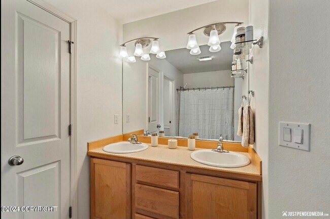 Building Photo - 10855 Refuge Cir