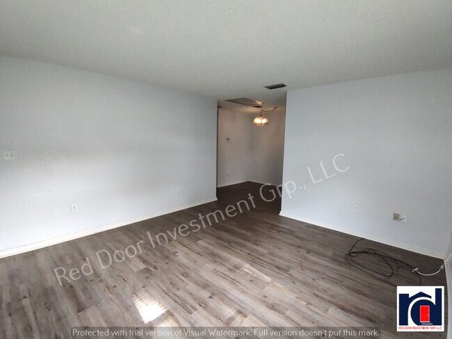 Building Photo - Cozy 1 Bedroom 1 Bath~Leesburg~