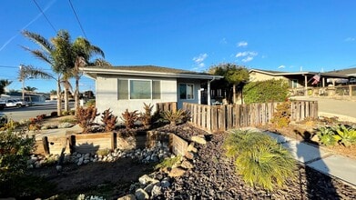 Building Photo - Adorable, Stand-Alone 2 Bedroom Beach House