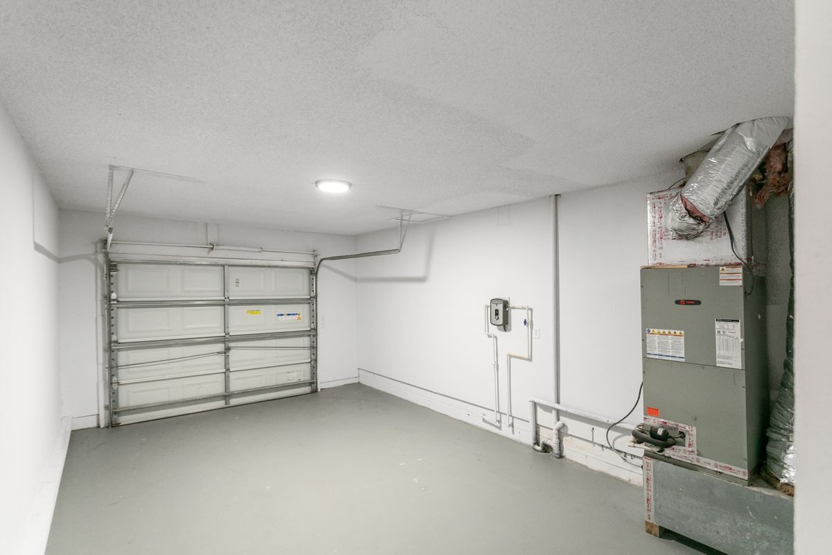 Building Photo - 5379 4th St