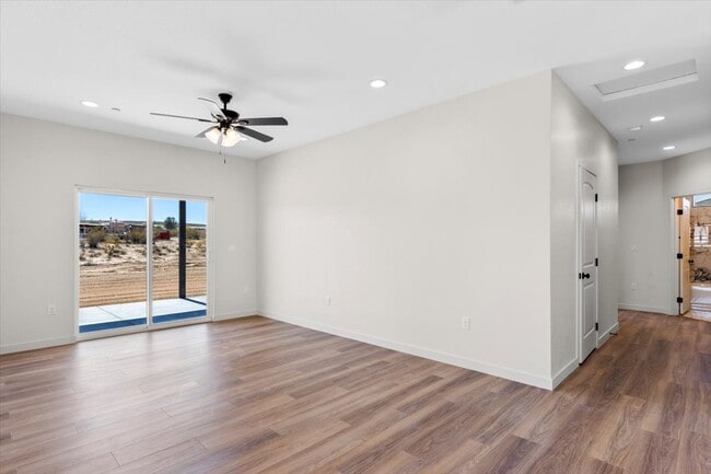 Building Photo - 10154 Joshua Blvd