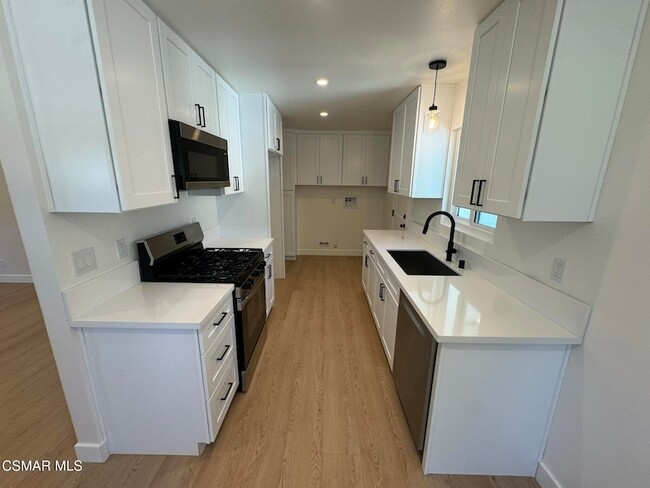 Building Photo - 1421 Sequoia Ave