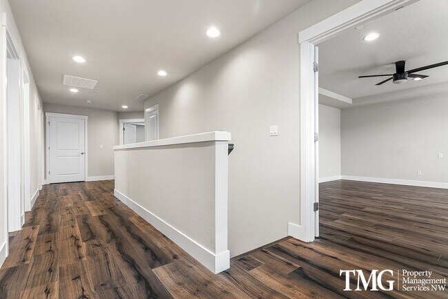 Building Photo - 1607 NE 37th Ave