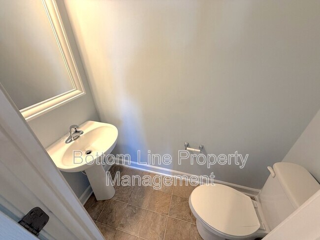 Building Photo - 2420 Early Flight Dr