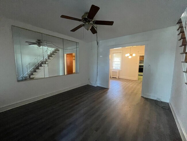 Building Photo - PHA only 3 bedroom, 1 bathroom house