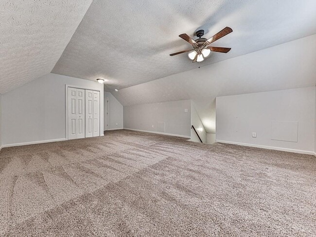 Building Photo - 63 Geraldine Dr SE