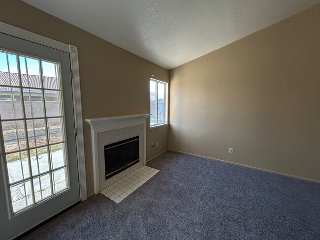 Building Photo - Spacious single story 3 bedroom home seeking new family!