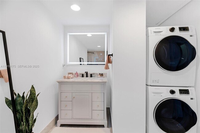 Building Photo - 5600 Collins Ave