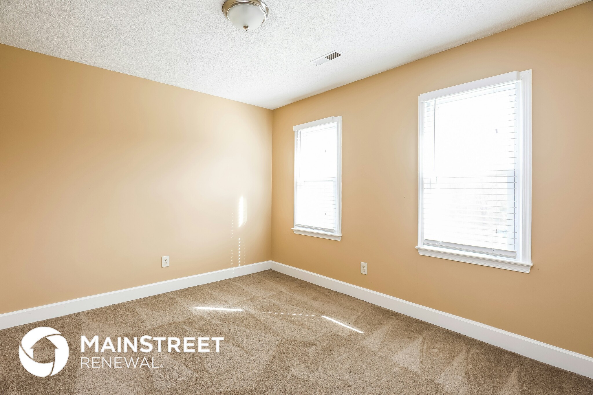 Building Photo - 1601 Trinity Garden Cir