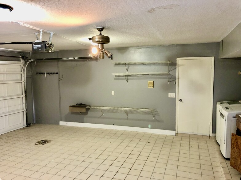 Building Photo - 3021 W Braddock St