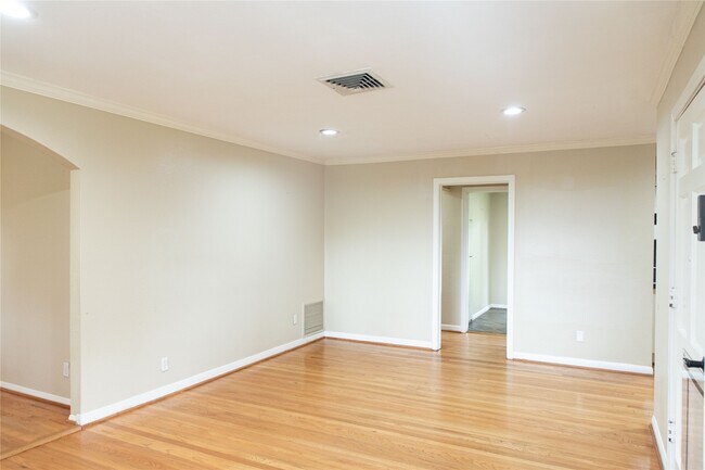 Building Photo - 5564 Aspen St