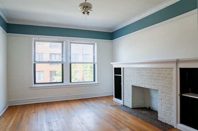 Building Photo - Lincoln Square/Ravenswood - Studio w/ Eat-...