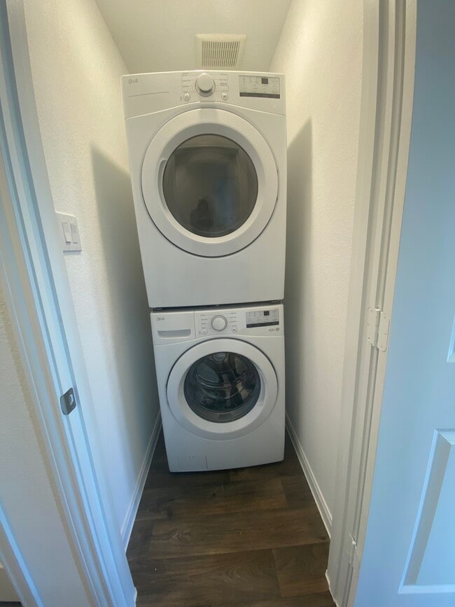 Building Photo - 9710 Ruby Stone Wy