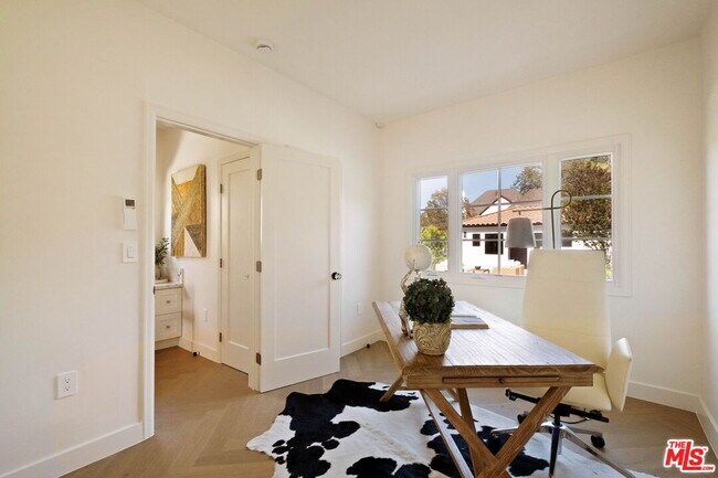Building Photo - 308 S Highland Ave