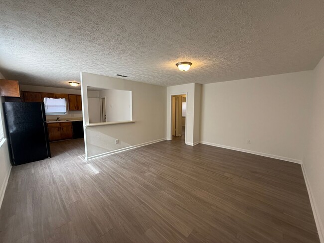 Building Photo - 116/118 Lake Dr