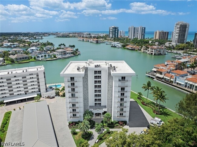 Building Photo - 250 Park Shore Dr