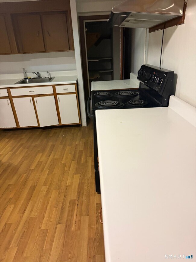 Building Photo - 120 Evergreen Ave