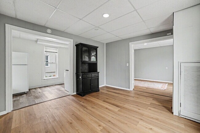Building Photo - 1 Bedroom Rental in Saginaw $750/Month