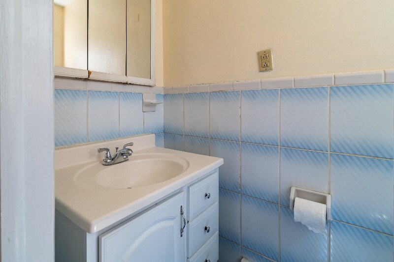 Building Photo - 15 Hausmann Ct
