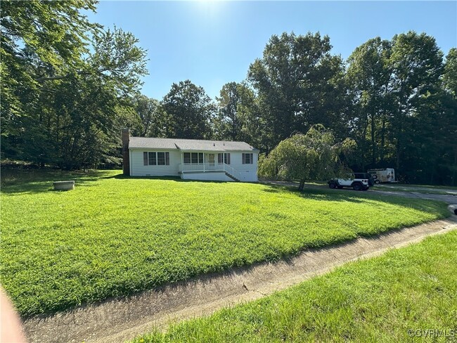 Building Photo - 16421 Chinook Dr