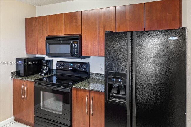 Building Photo - 1200 Brickell Bay Dr