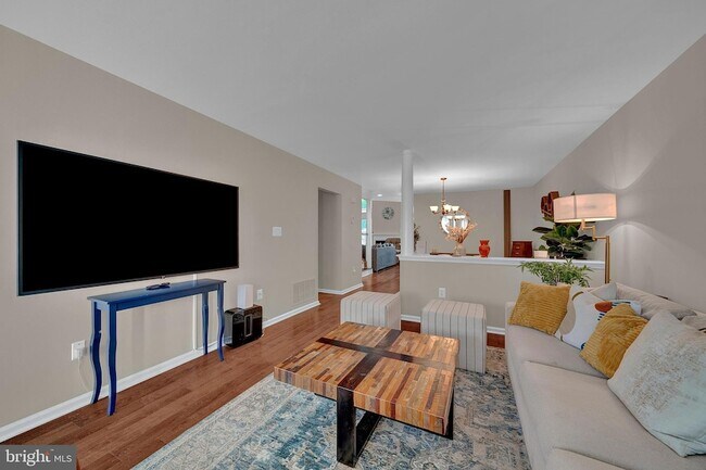 Building Photo - 307 Bollen Ct