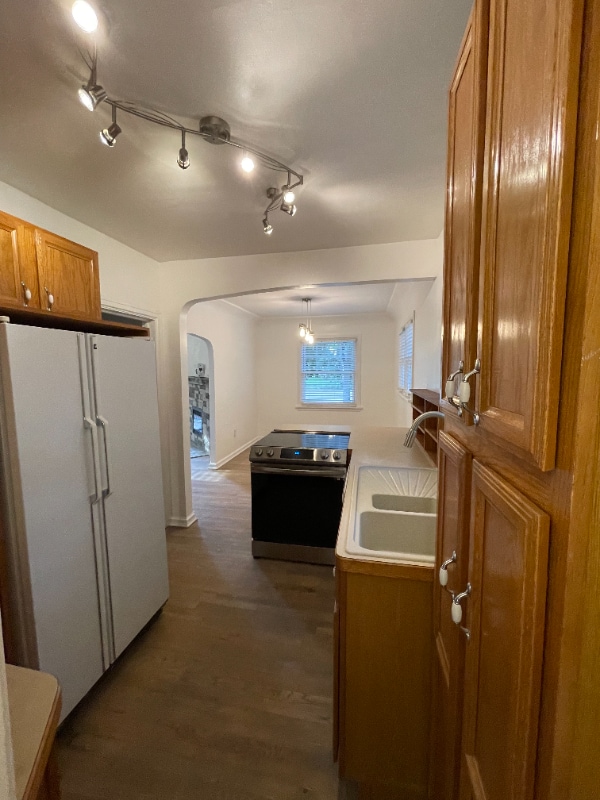 Building Photo - 917 W Magnolia St