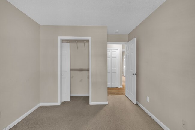 Building Photo - 106 London Plain Ct
